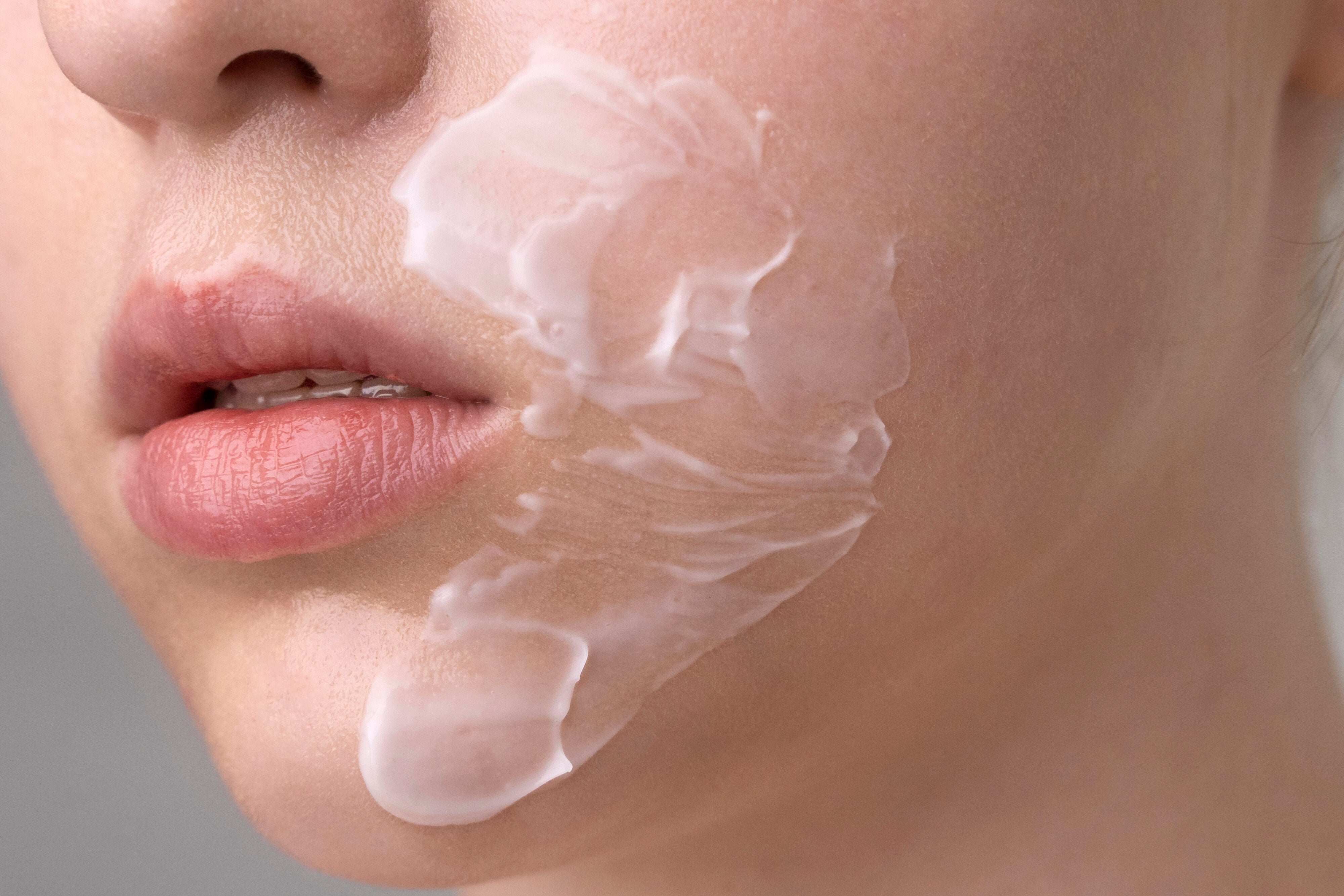 What Is Slugging in Skincare? The Trend That’s Taking Over Your Routine