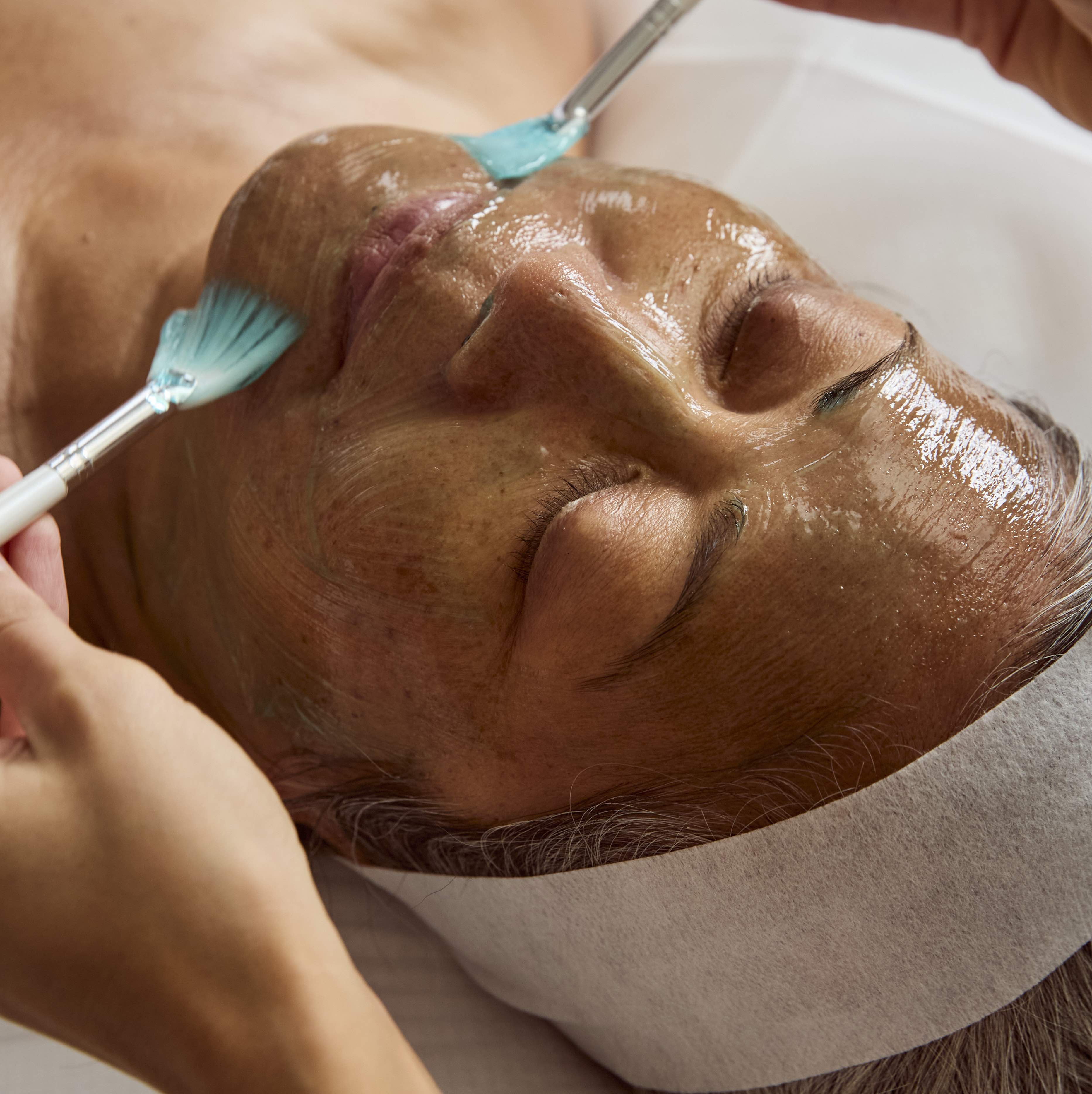 Medi Facial by Is Clinical  (1h)
